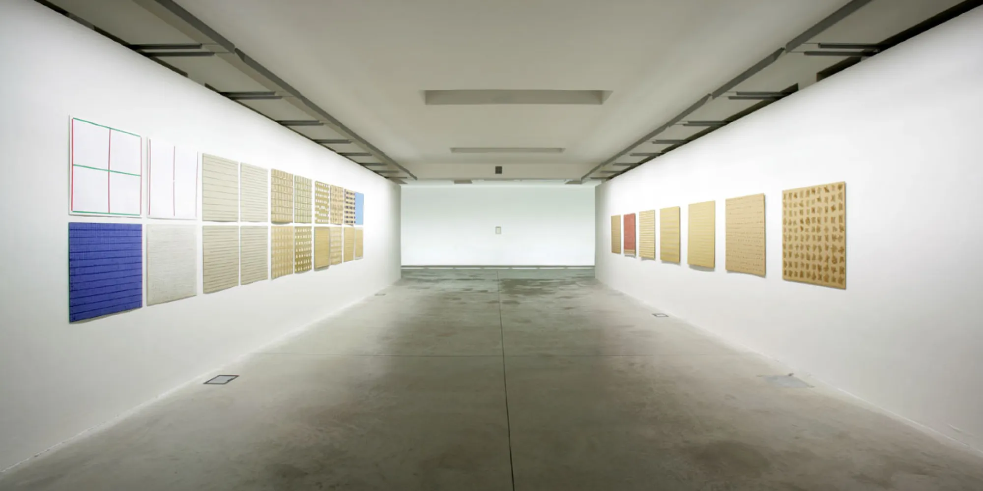 PITTURA/MATERIALE, installation view. Photo: Agostino Osio, Alto//Piano Studio, Milano