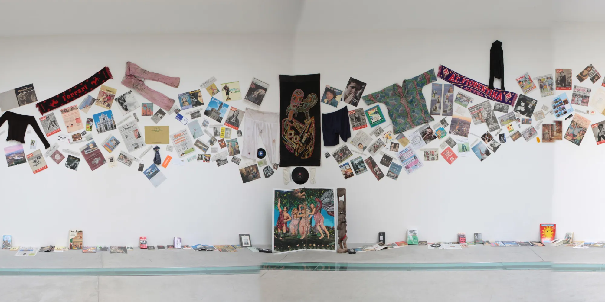 Georges Adéagbo. "La rencontre"..! Venise – Florence..!, Frittelli arte contemporanea, installation view