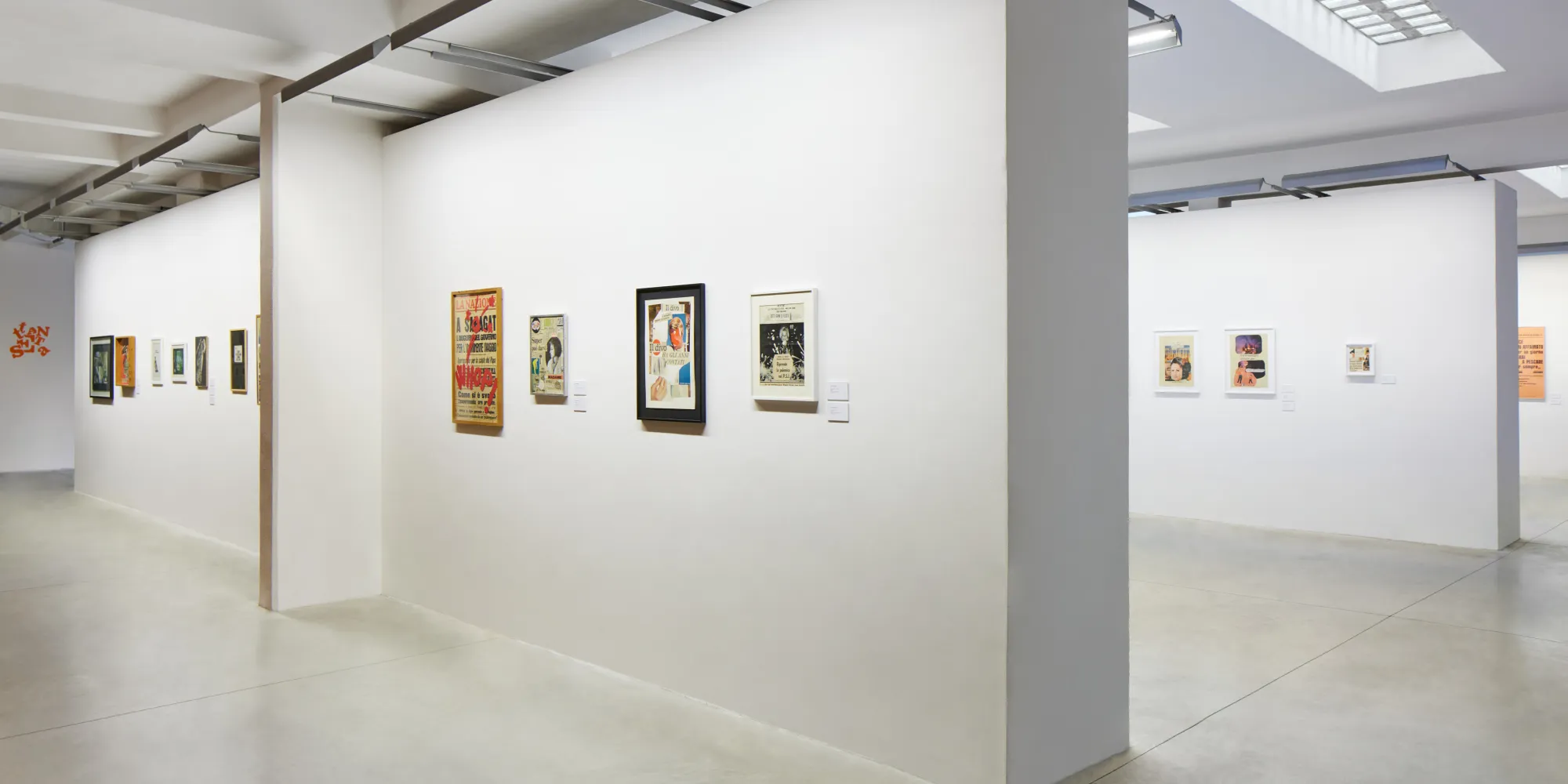 Gruppo 70. Una guerriglia verbo-visiva, installation view. Photo: Agostino Osio, Alto//Piano Studio, Milano.
