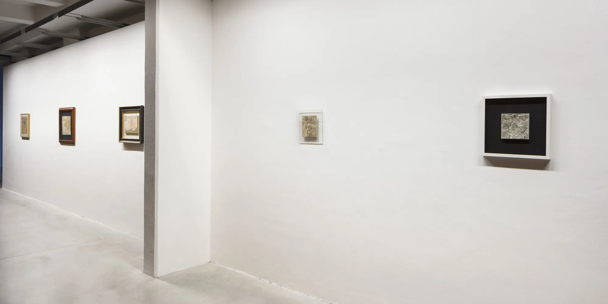 Urban Papers. Rotella, Masi, Francolino, installation view. Photo: Agostino Osio – Alto//Piano Studio, Milano