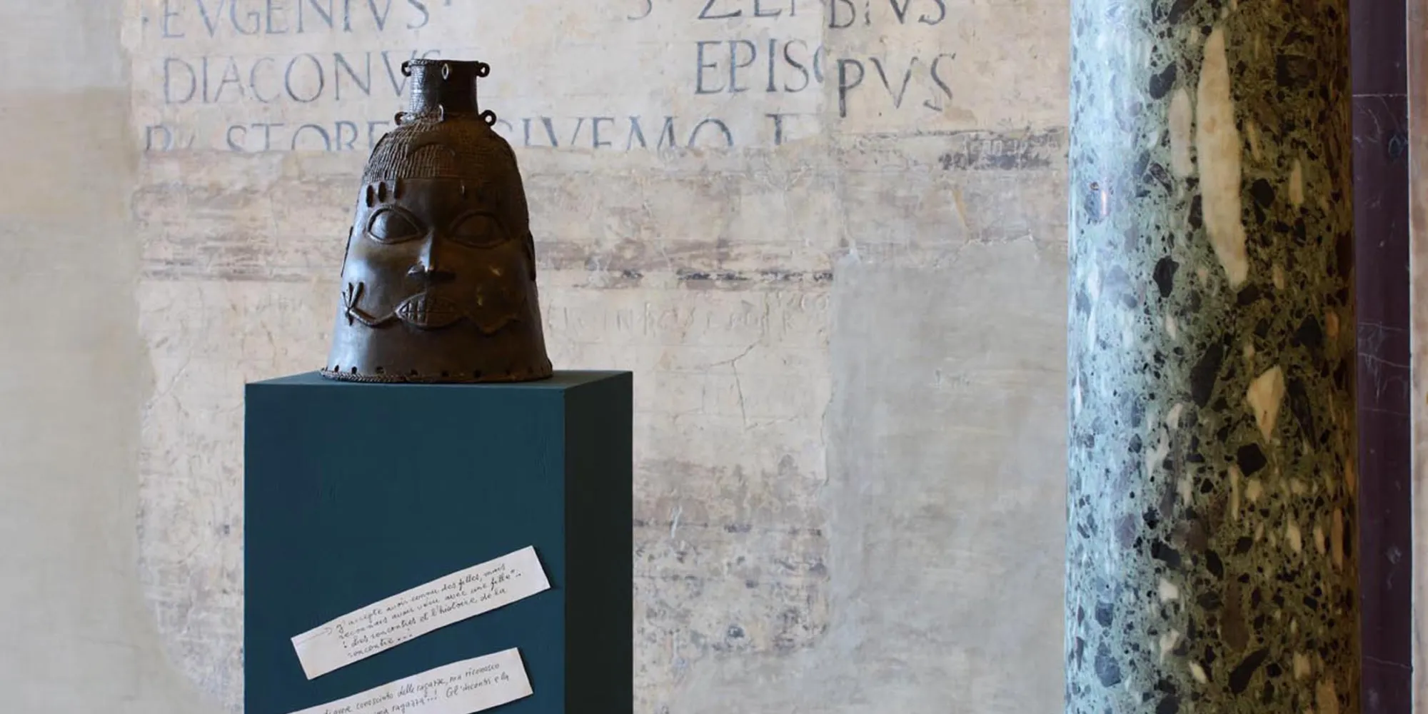 Georges Adéagbo. "La rencontre"..! Venise – Florence..! (Palazzo Vecchio), installation view