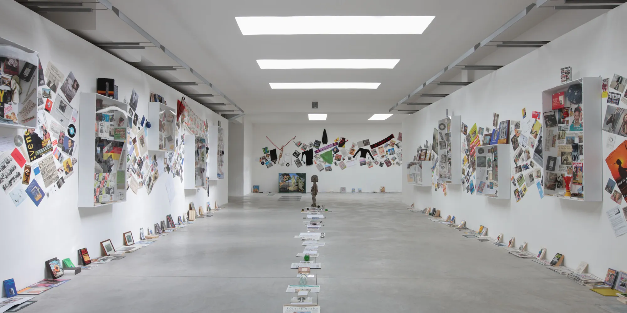 Georges Adéagbo. "La rencontre"..! Venise – Florence..!, Frittelli arte contemporanea, installation view