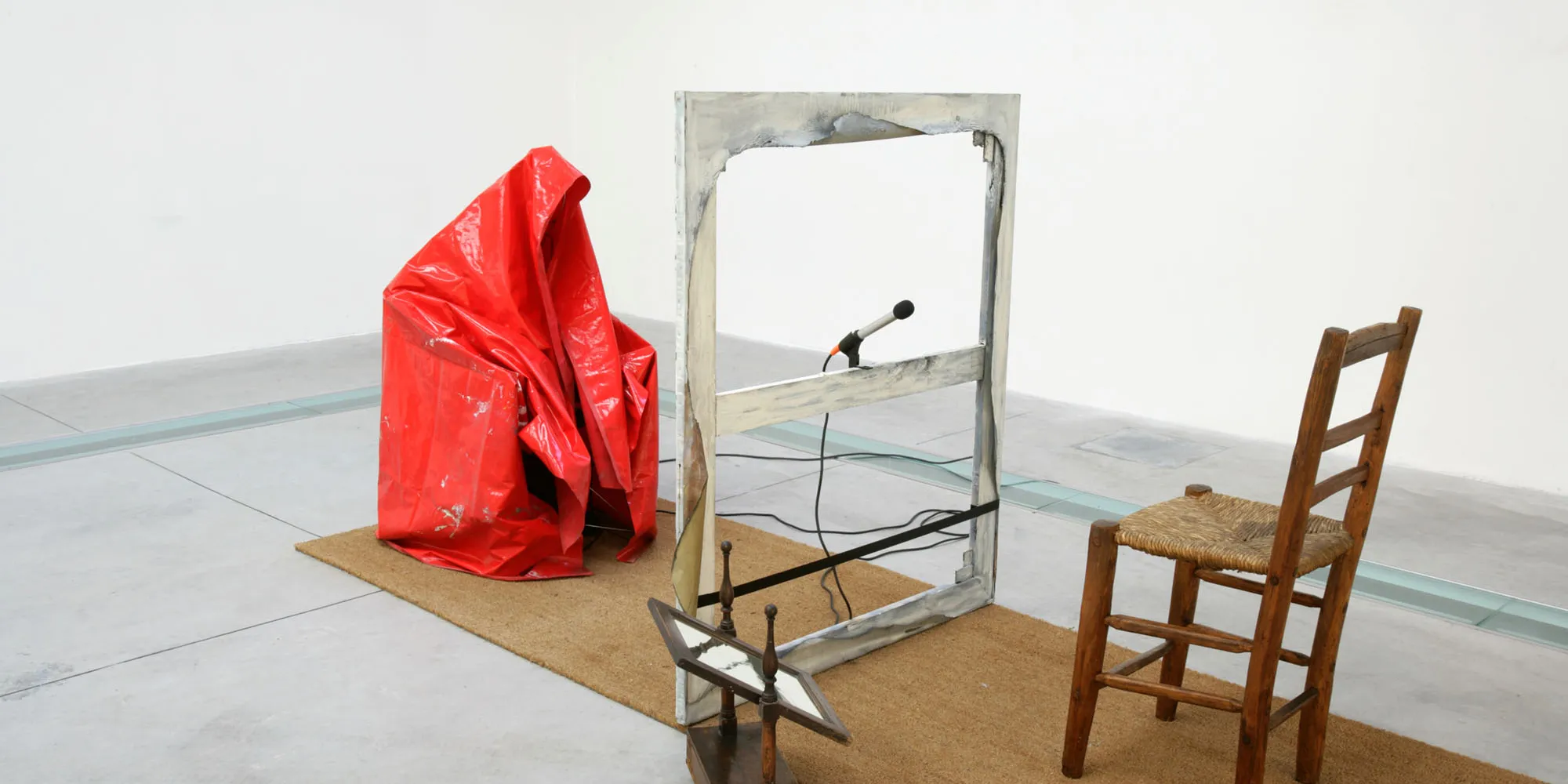 Vasco Bendini. Opere 1950 – 2006, installation view. Photo: Agostino Osio, Alto//Piano Studio, Milano