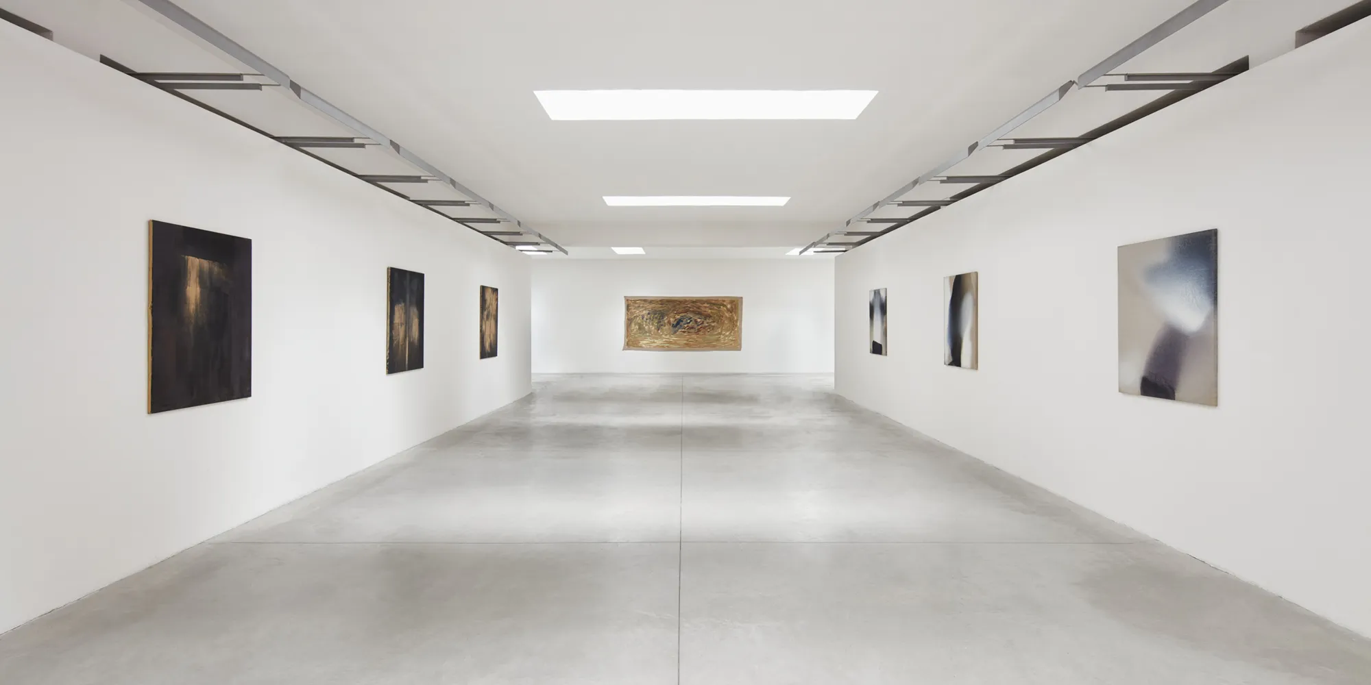 Vasco Bendini. Io che cammino, installation view. Photo: Agostino Osio, Alto//Piano Studio, Milano