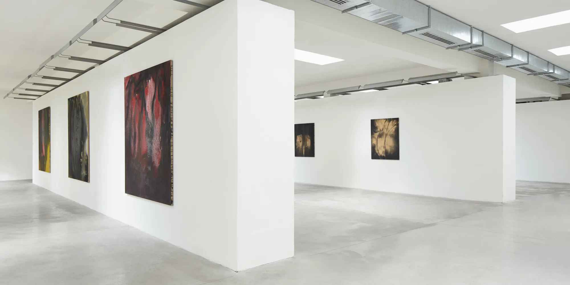 Vasco Bendini. Io che cammino, installation view. Photo: Agostino Osio, Alto//Piano Studio, Milano
